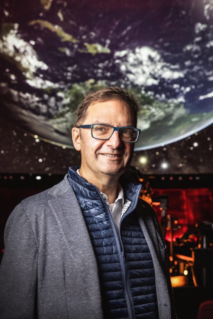 Prof. Thomas W. Kraupe –
Director Planetarium Hamburg / Former Officer & President of the International Planetarium Society (IPS)
(Photo by Wolfgang Koehler)